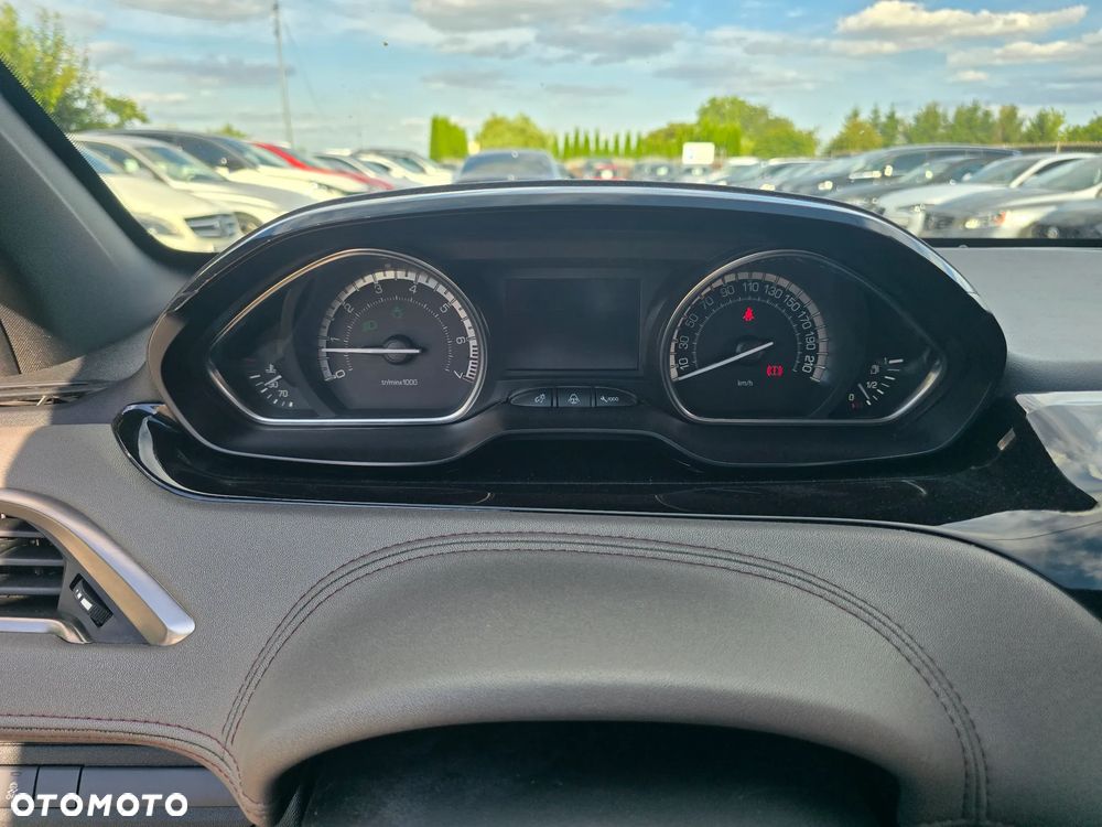 Peugeot 208 - 24