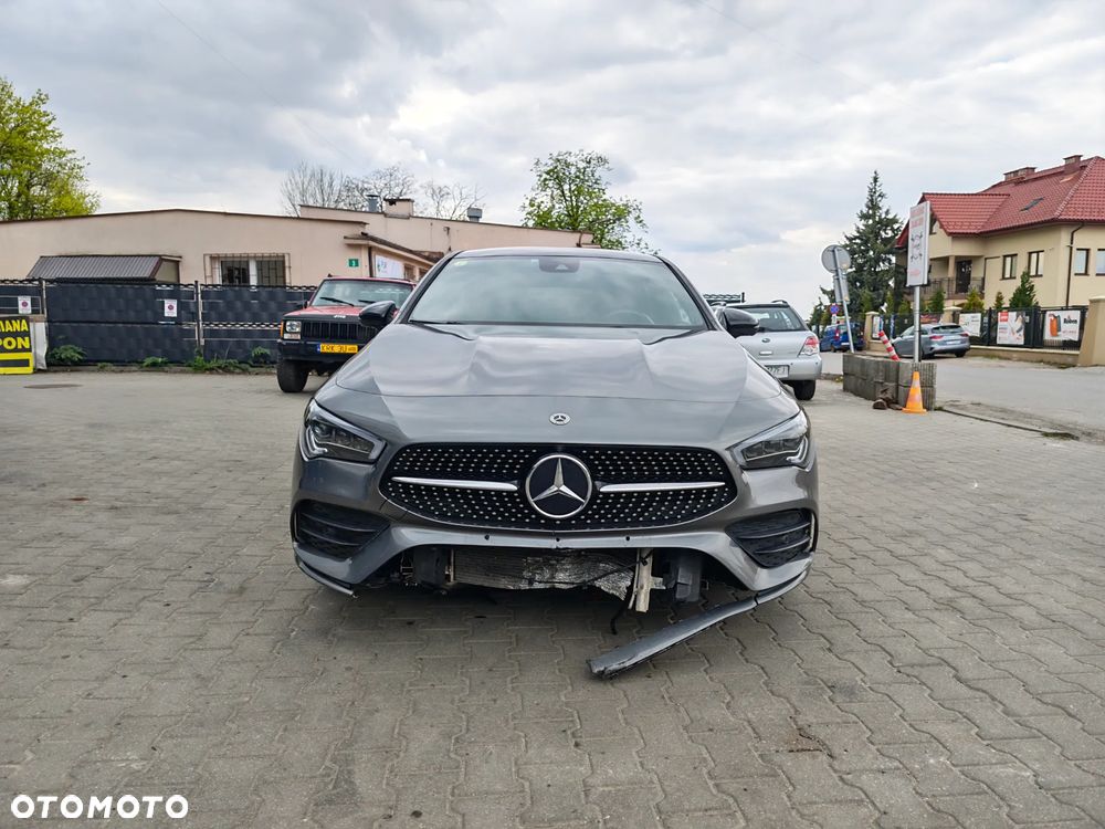 Mercedes-Benz CLA 200 d 8G-DCT AMG Line - 2
