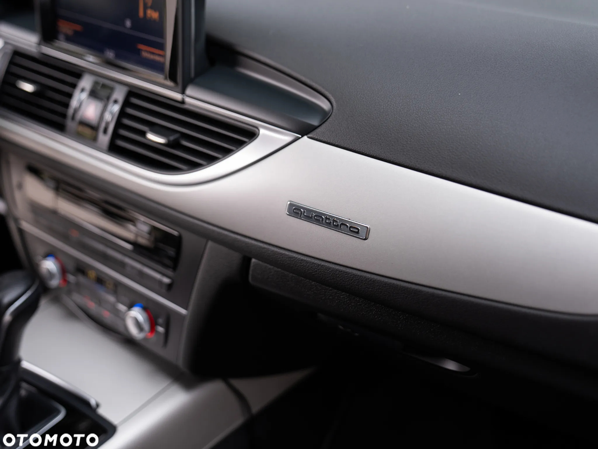 Audi A6 Avant 2.0 TDI quattro S tronic - 33