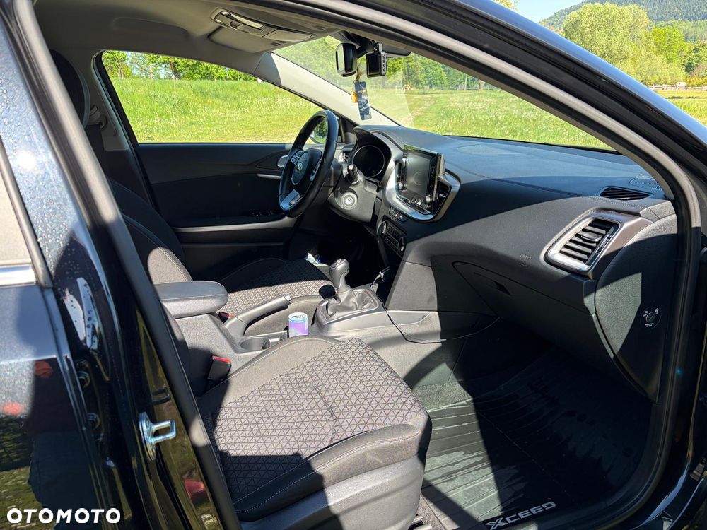 Kia XCeed 1.5 T-GDI L Business Line - 8