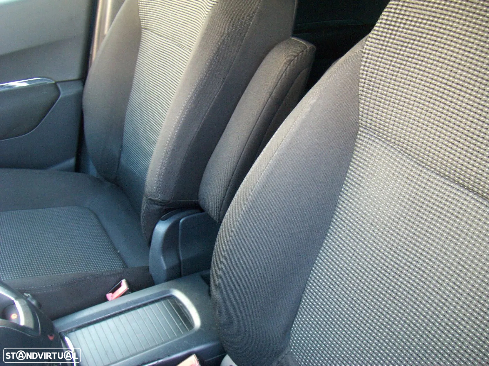 Peugeot 5008 1.6 HDi Executive JLL17 - 40