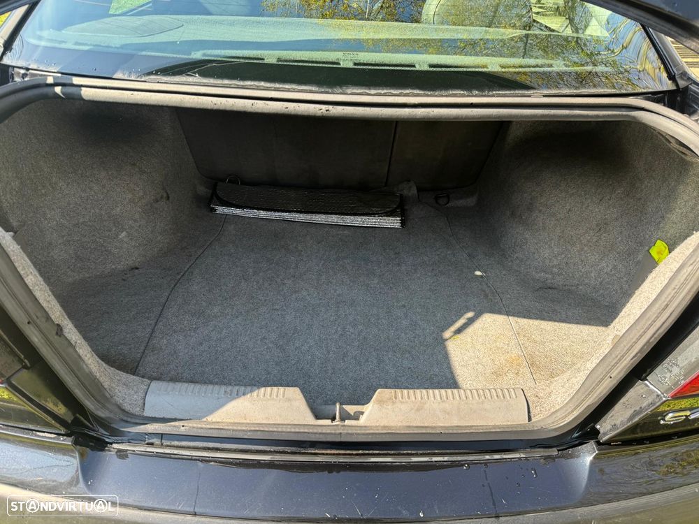 Volvo S40 1.6 - 7