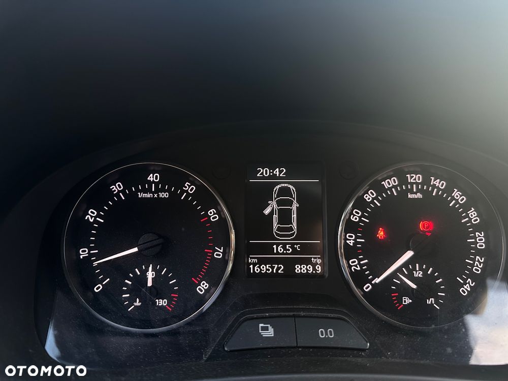 Skoda RAPID 1.2 TSI Ambition - 11