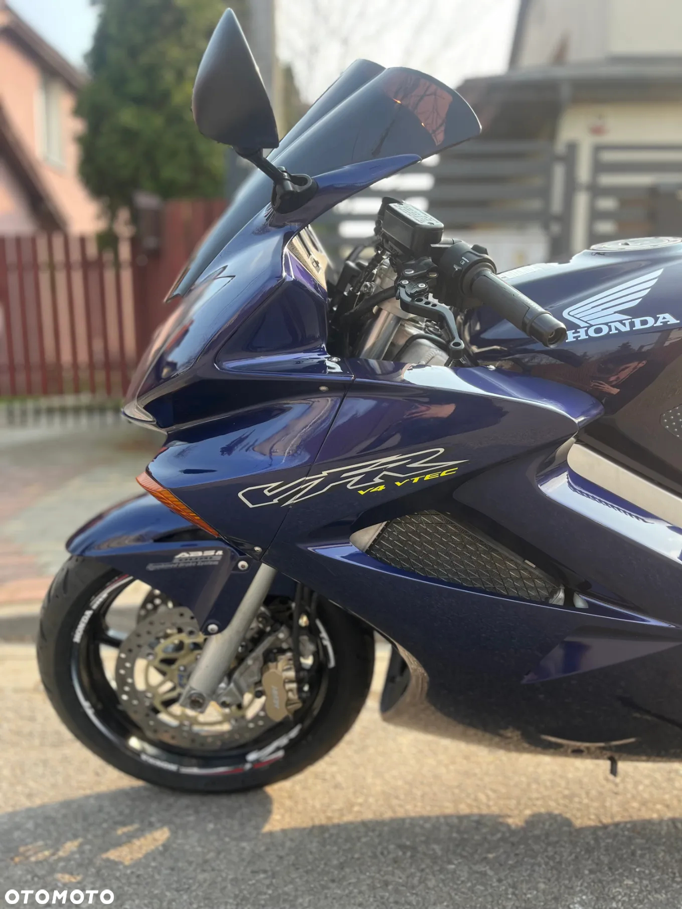 Honda VFR - 15