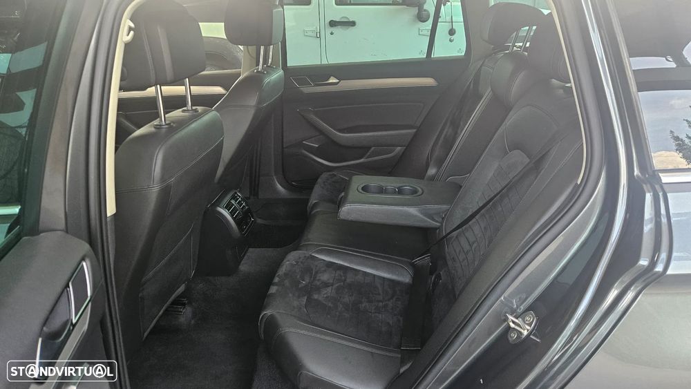 VW Passat Variant 2.0 TDi Highline DSG 4Motion - 8