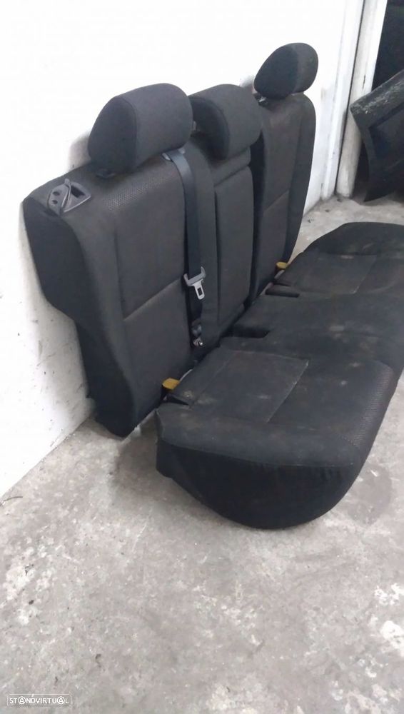 Estofos De Trás Toyota Avensis (_T25_) - 4