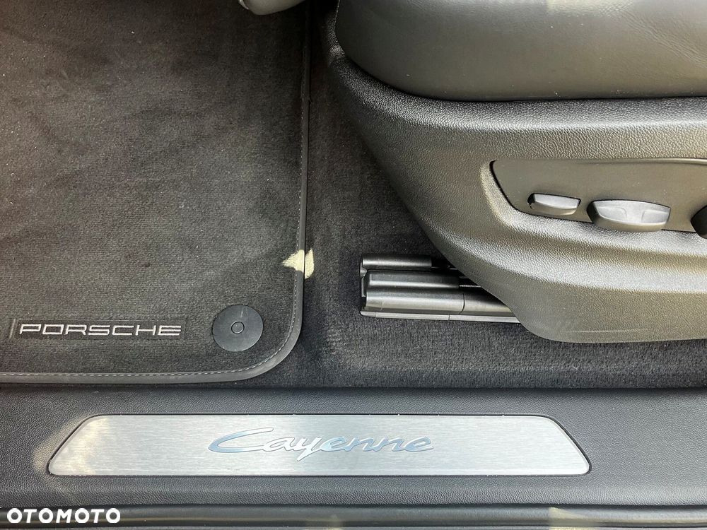 Porsche Cayenne - 20