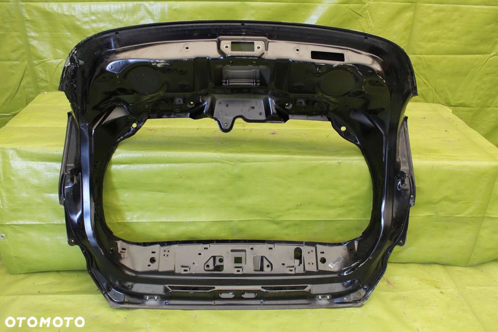 Klapa tył Infiniti Q30 2015-2019r. - 2