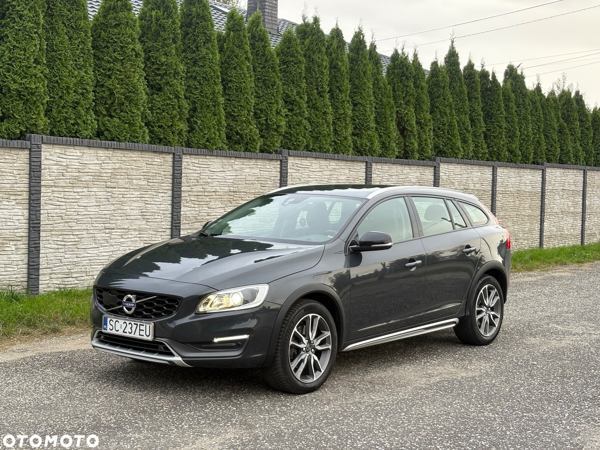 Volvo V60 Cross Country D4 Drive-E Momentum - 4