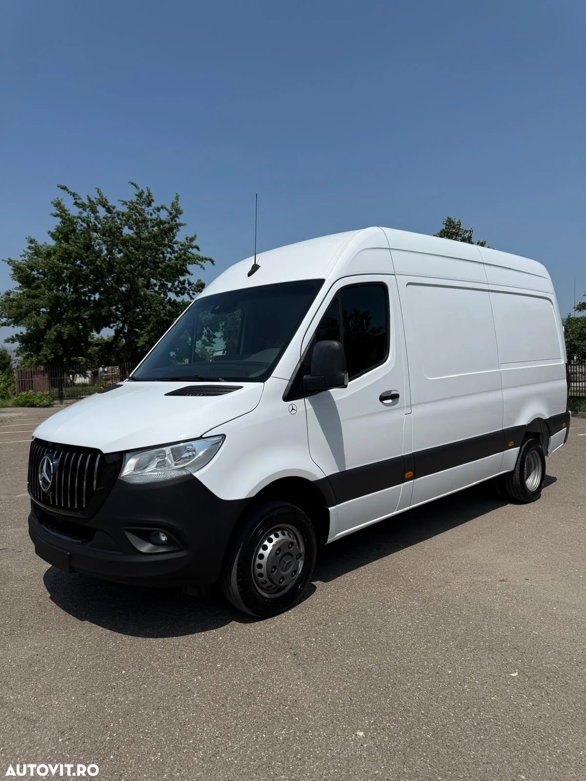 Mercedes-Benz Sprinter - 1