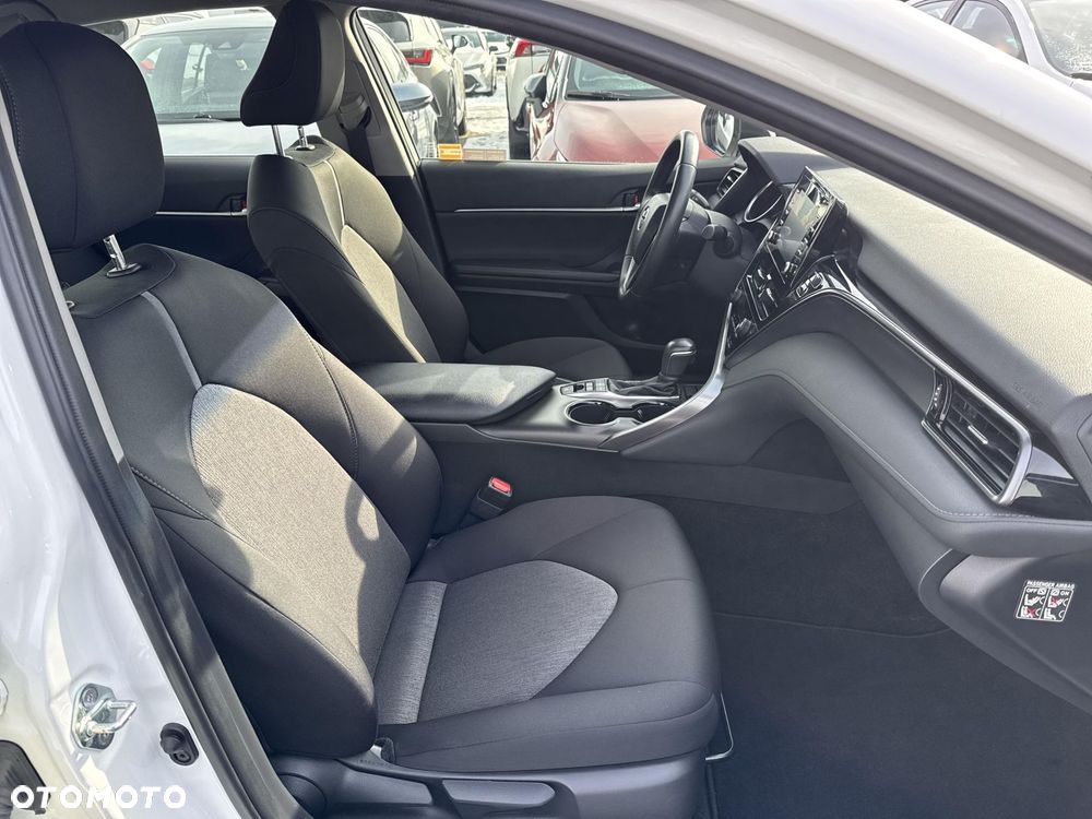 Toyota Camry 2.5 Hybrid Comfort CVT - 7