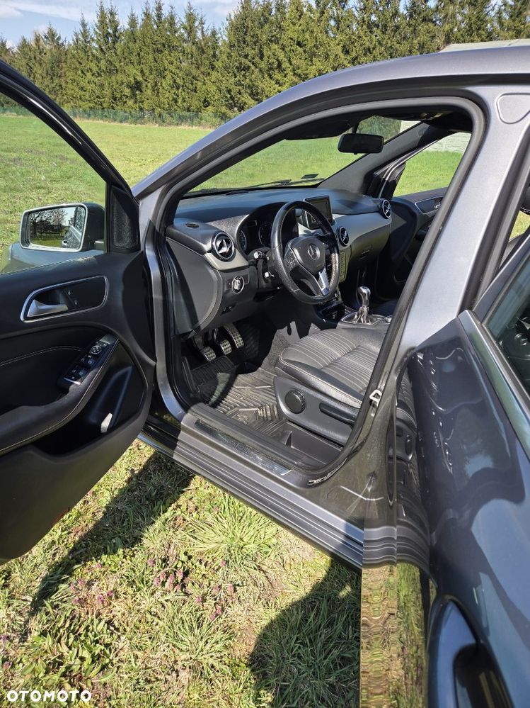 Mercedes-Benz Klasa B 200 CDI - 24