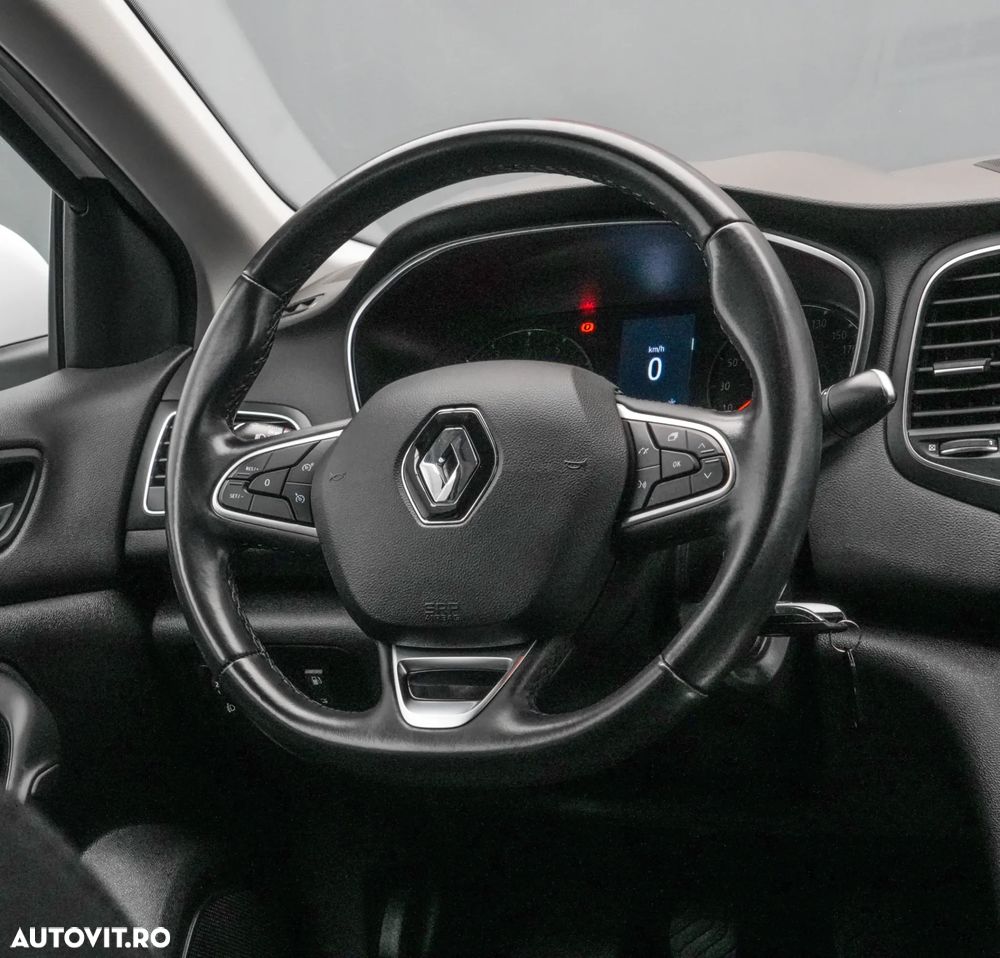 Renault Megane TCE 140 Equilibre - 17