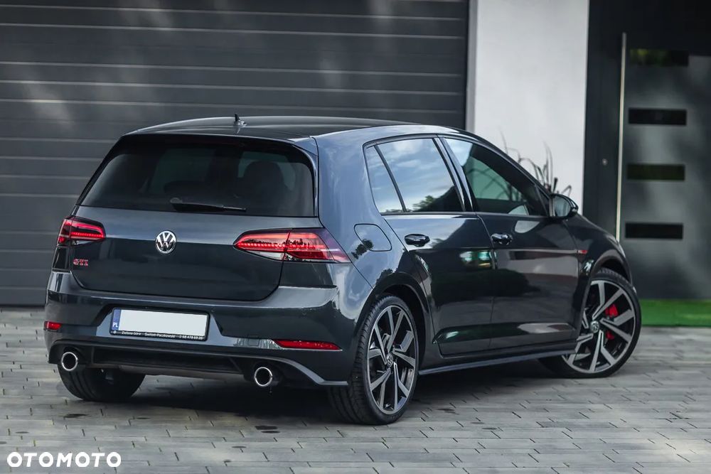Volkswagen Golf - 12