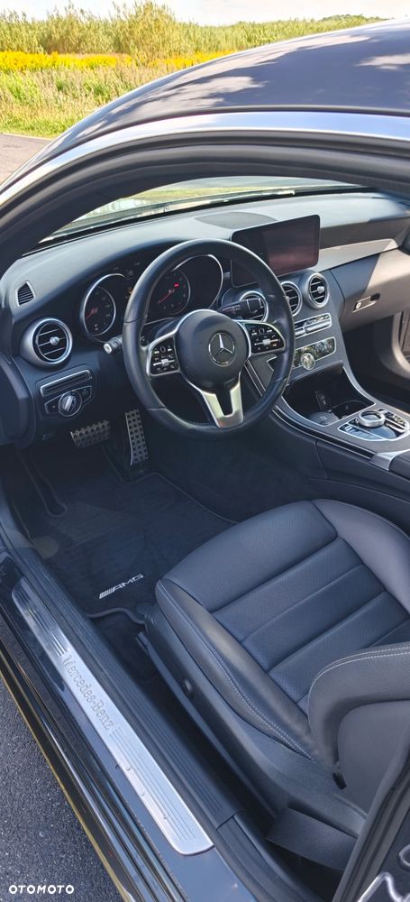 Mercedes-Benz Klasa C 300 4MATIC 9G-TRONIC - 32