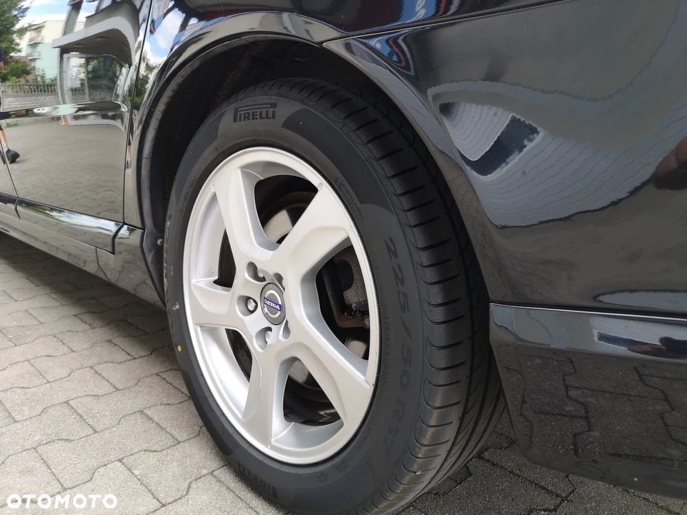 Volvo V70 D5 Momentum - 9