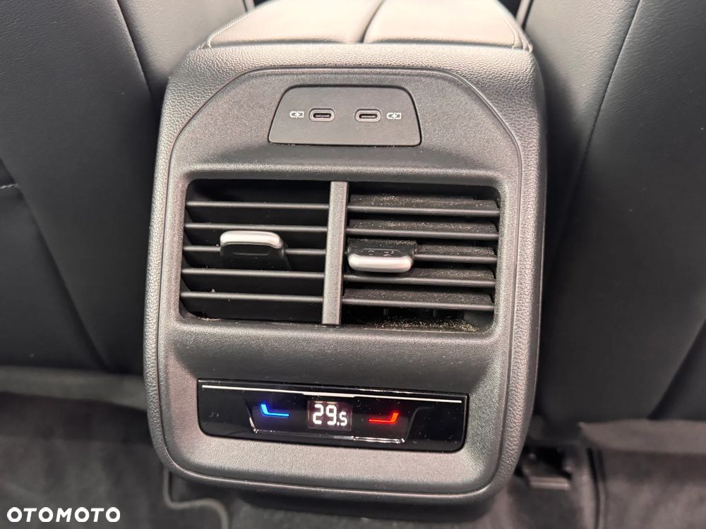 Volkswagen Passat Variant 2.0 TDI SCR Business DSG - 34