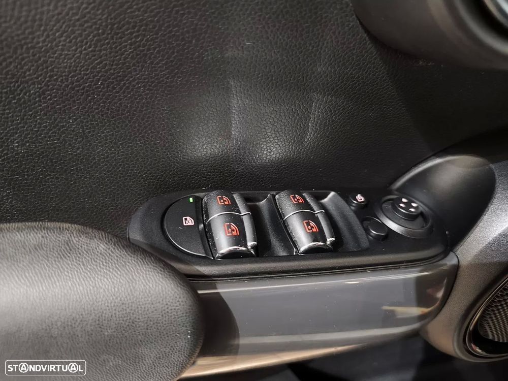 MINI 5 Portas One Auto - 20