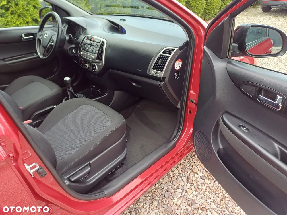 Hyundai i20 1.2 Intro Edition - 11