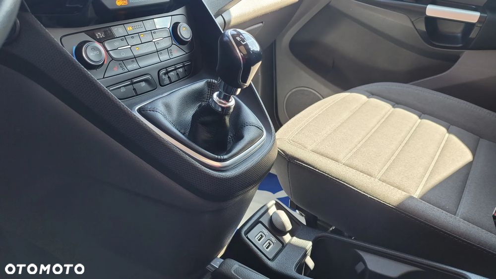 Ford Tourneo Connect 1.5 EcoBlue Titanium - 19