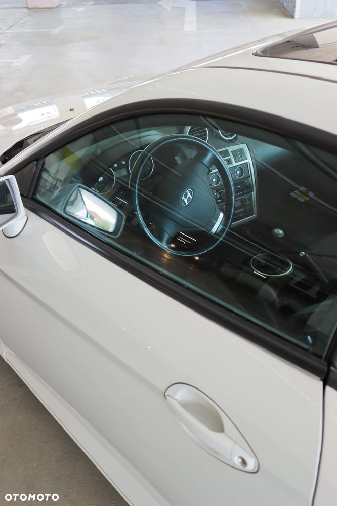 Hyundai Coupe - 2