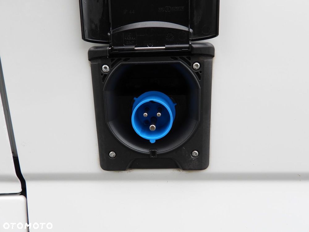 Iveco DAILY 35S14 FURGON CHŁODNIA  0*C ZASILANIE 230V TEMPOMAT AUTOMAT HI-MATIC KLIMATYZACJA  140KM - 29