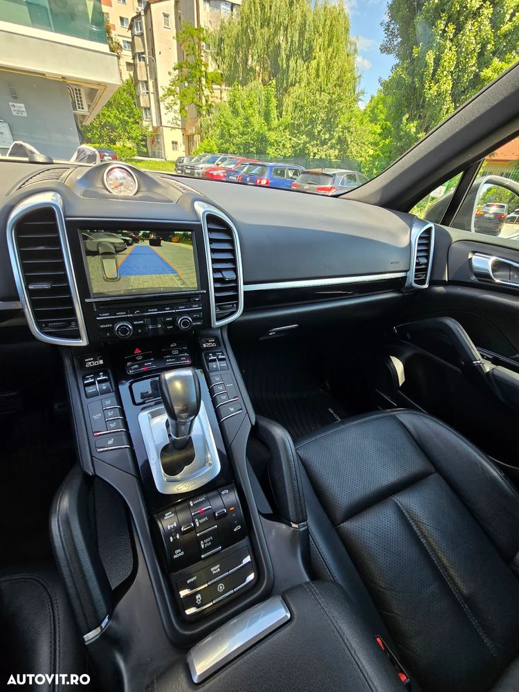Porsche Cayenne - 14