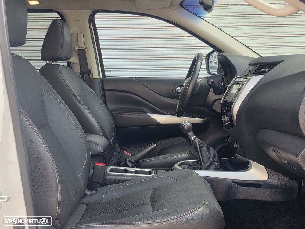 Nissan Navara 2.3 dCi CD 4WD N-Connecta Nav+Barras - 12