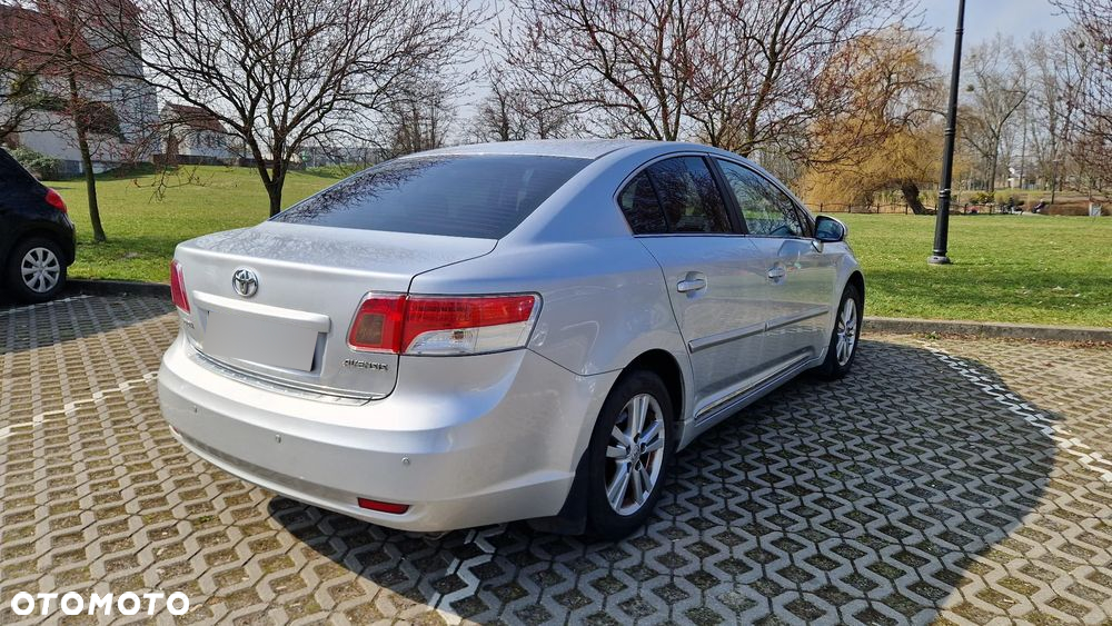 Toyota Avensis 1.8 Sol NAVI - 6