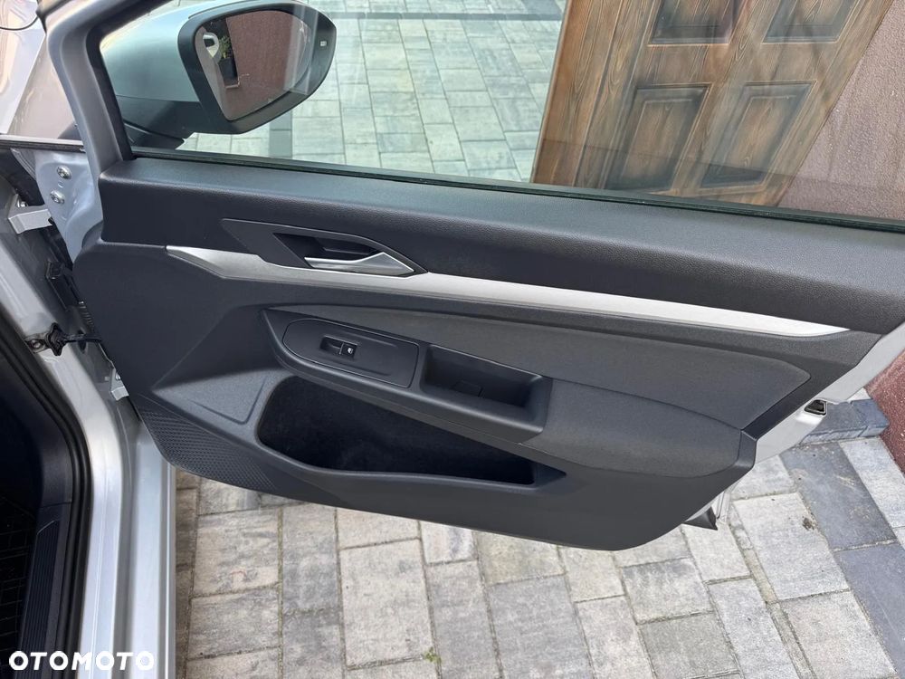 Volkswagen Golf VIII 1.5 TSI EVO Life - 12