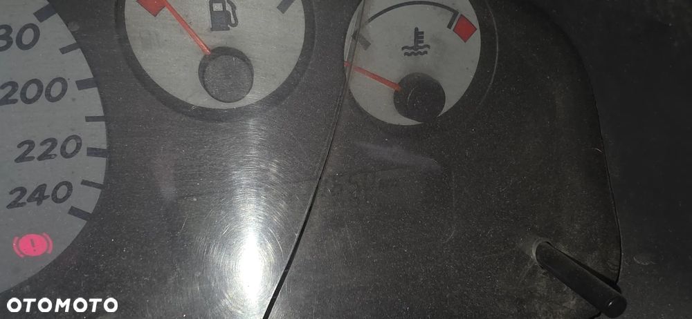 Nissan Almera 2.2 DI Comfort - 9