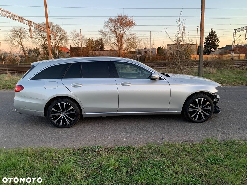 Mercedes-Benz Klasa E 220 d 4-Matic Avantgarde - 4