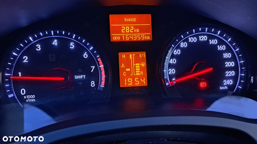Toyota Avensis 1.8 Premium - 24