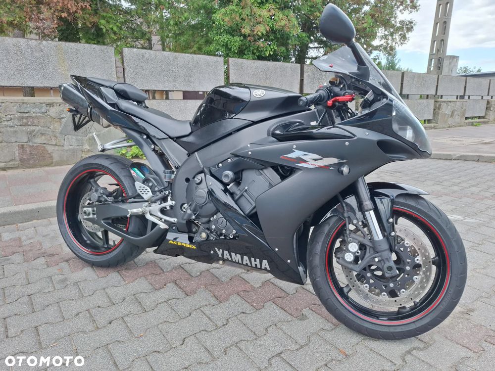 Yamaha R1 - 2