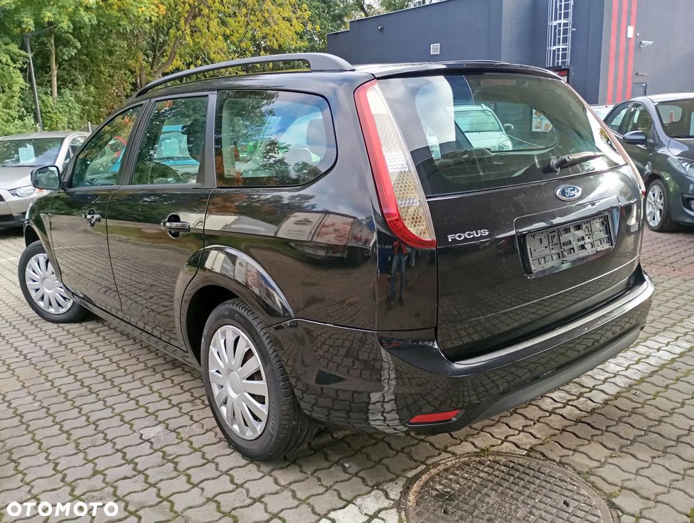 Ford Focus Turnier 1.6 16V Ambiente - 15