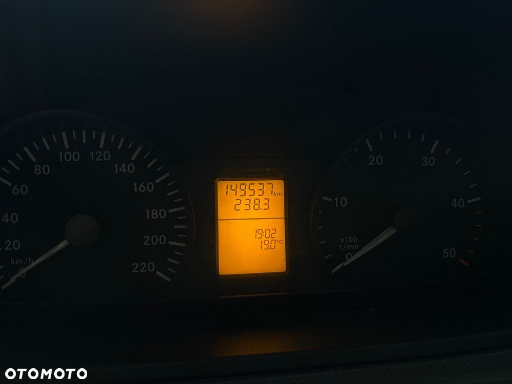 Mercedes-Benz Vito - 22