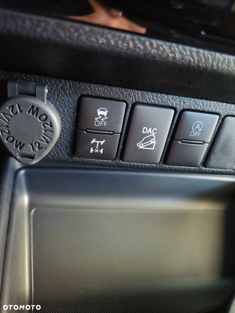 Toyota Hilux 2.8 D-4D Double Cab Invincible 4x4 - 26