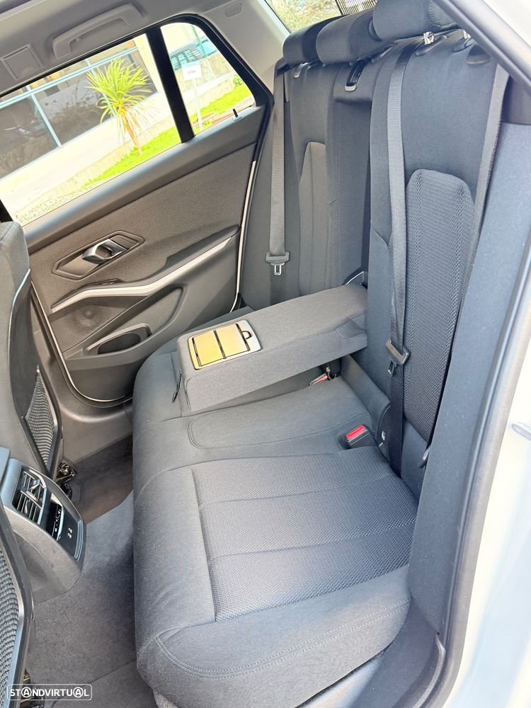 BMW 330 e iPerformance Line Sport - 11