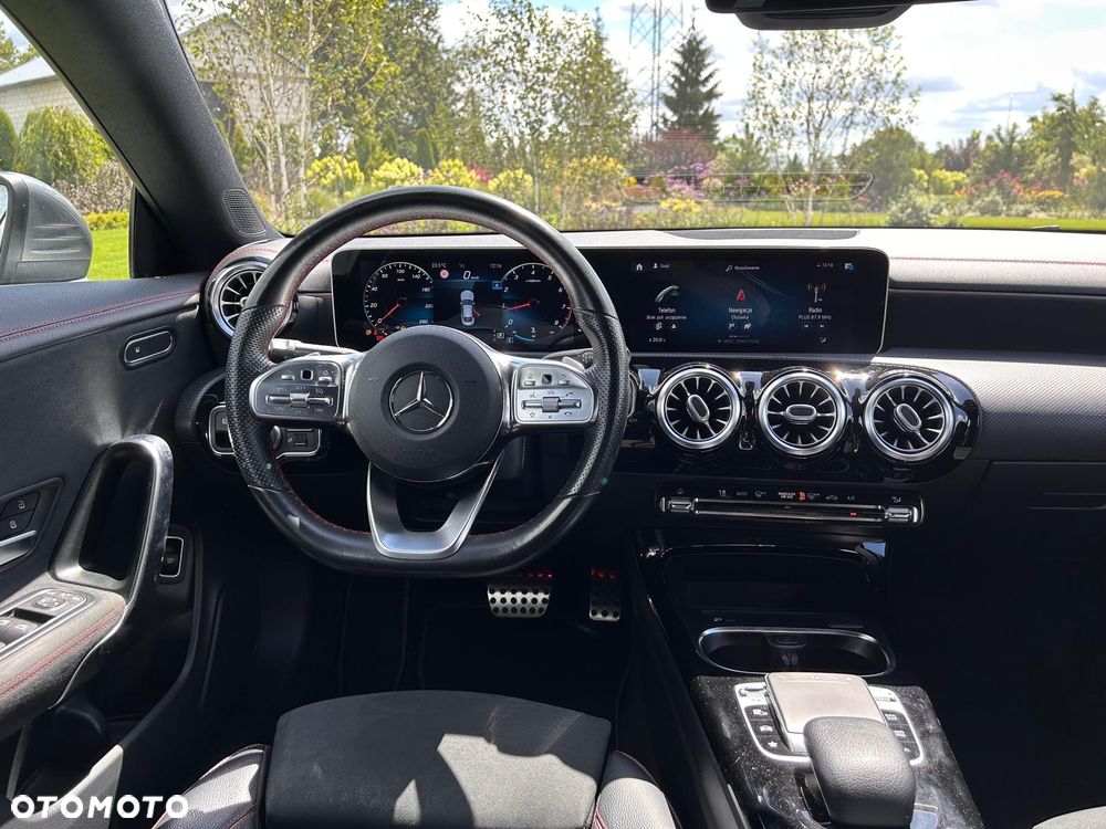 Mercedes-Benz CLA 180 7G-DCT - 24
