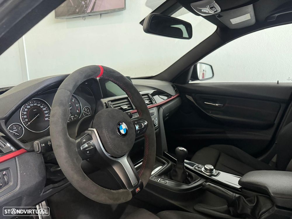 BMW 320 d Pack M - 11