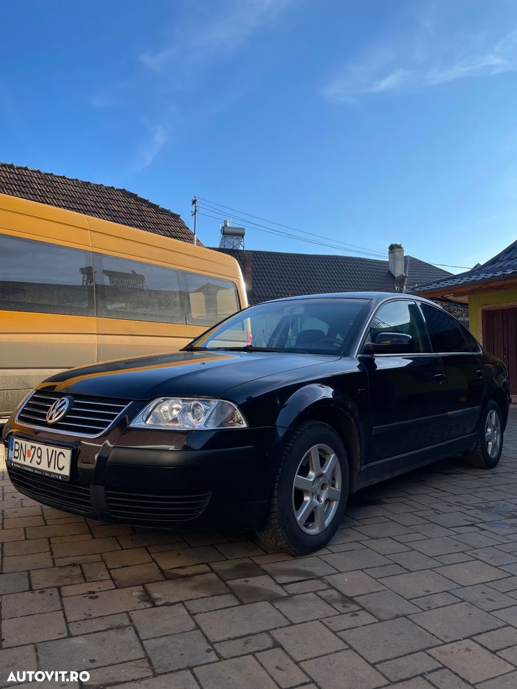 Volkswagen Passat Variant 1.6 Basis - 2