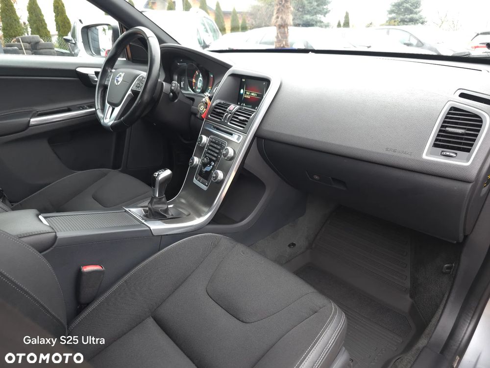 Volvo XC 60 D4 Momentum - 27