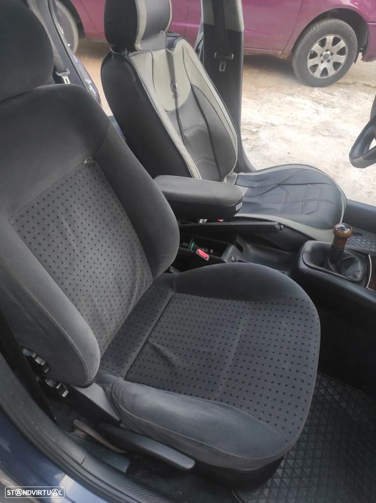 VW Passat 1.9 TDi Confl. Top EC - 5