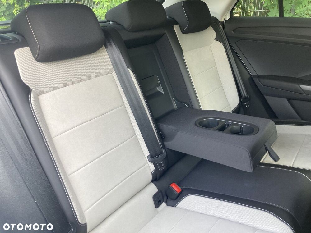 Volkswagen T-Roc 1.5 TSI Style - 23
