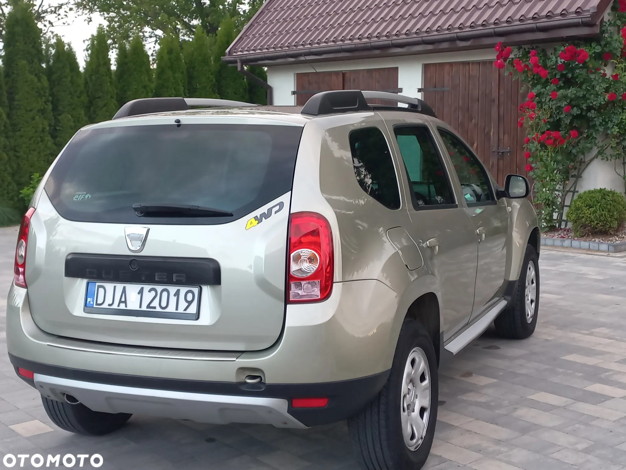 Dacia Duster 1.6 Laureate 4x4 - 36