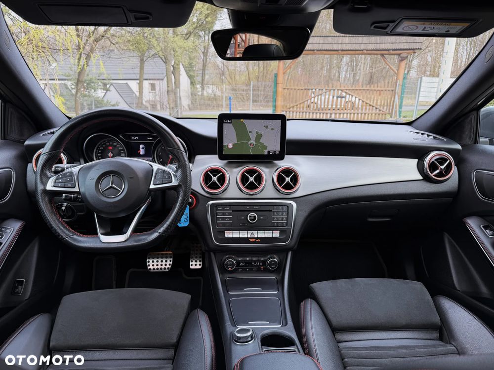 Mercedes-Benz GLA 200 7G-DCT AMG Line - 14