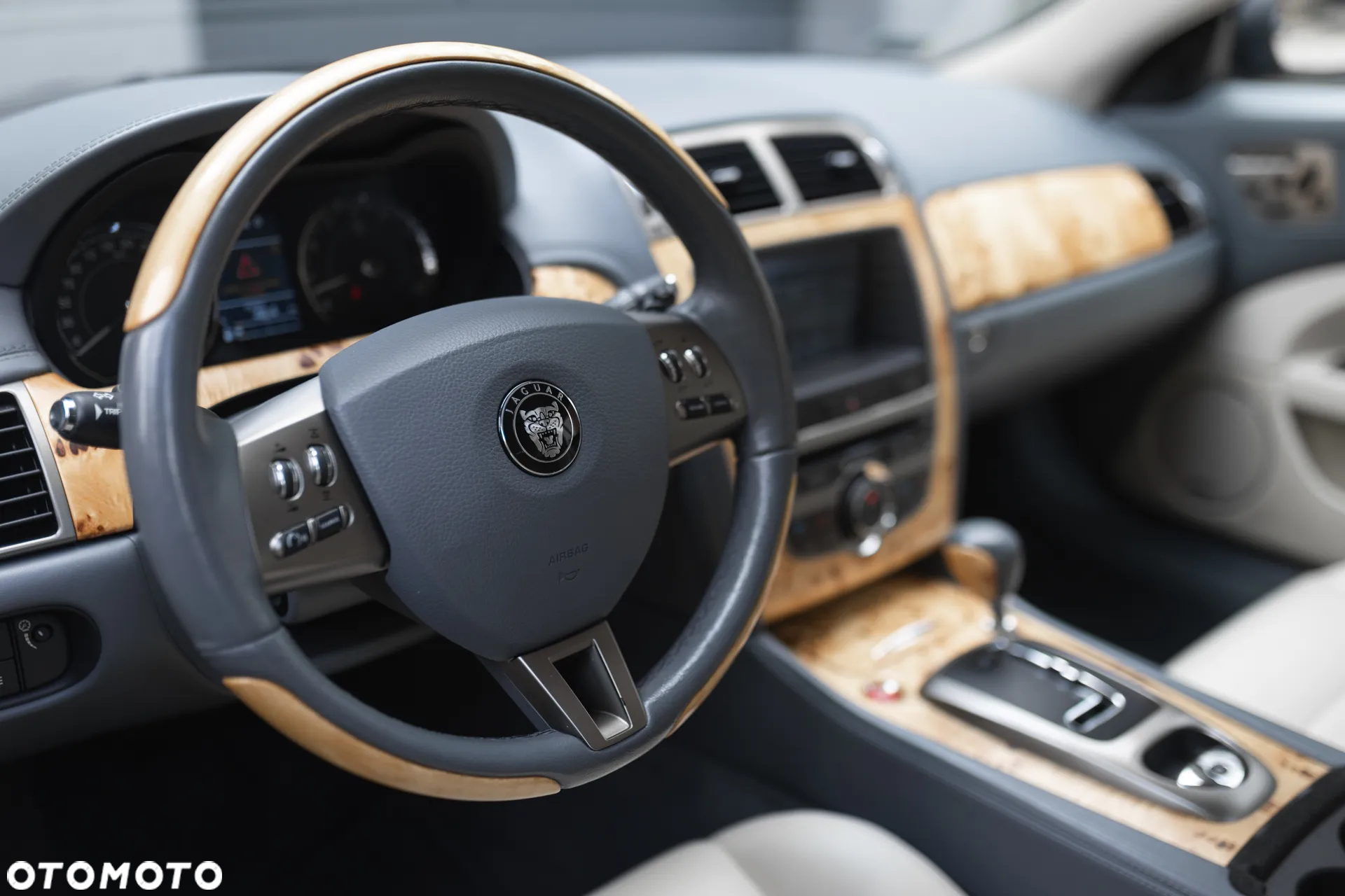 Jaguar XK 4.2 V8 - 18