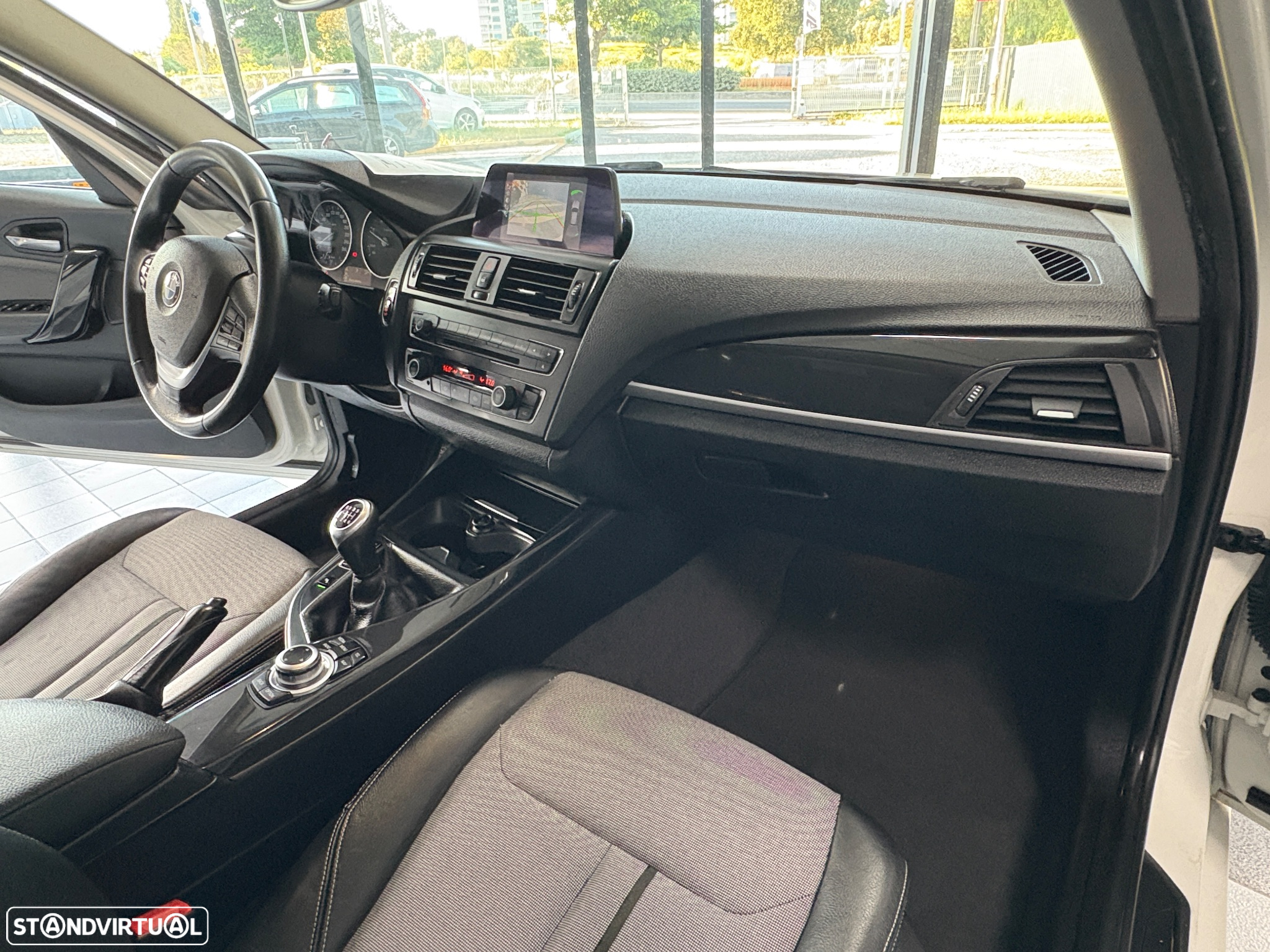 BMW 116 d Line Urban - 35