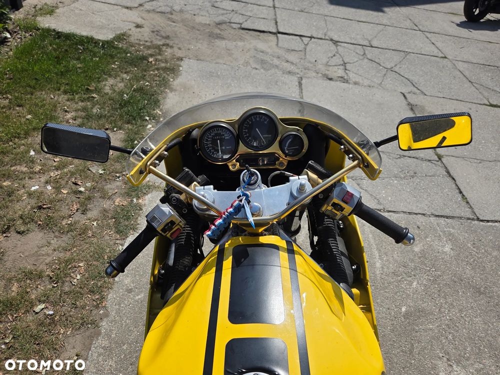 Yamaha FZR - 8