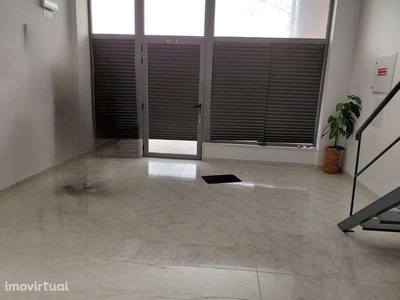 Loja na Ramada para arrendamento - Grande imagem: 3/7